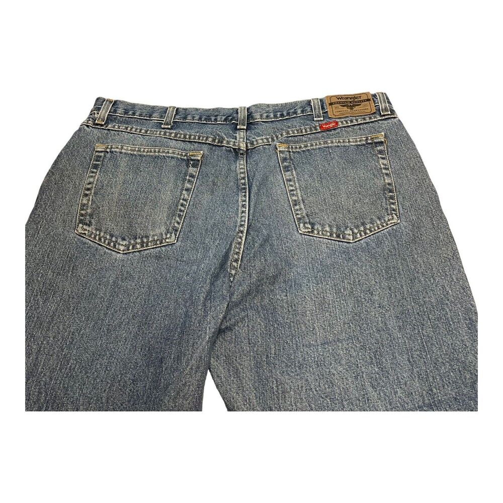 Wrangler Jeans Men’s Size 40x32 Blue Medium Wash Measure 37x32 - Picture 12 of 12